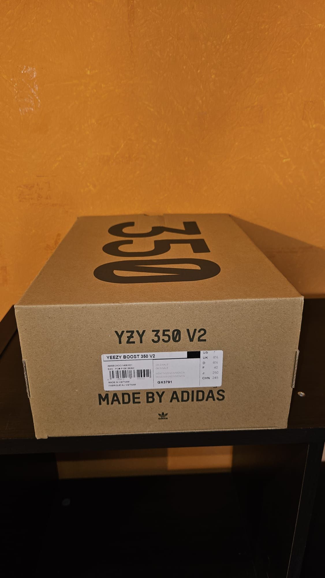 Yeezy boost 350 V2 mono cinder usadas.