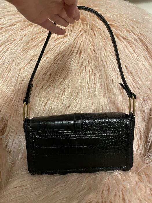 Carteira Média Mango