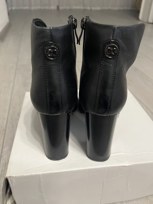 Боти шкіряні ботильйони жіночі чорні 39р.