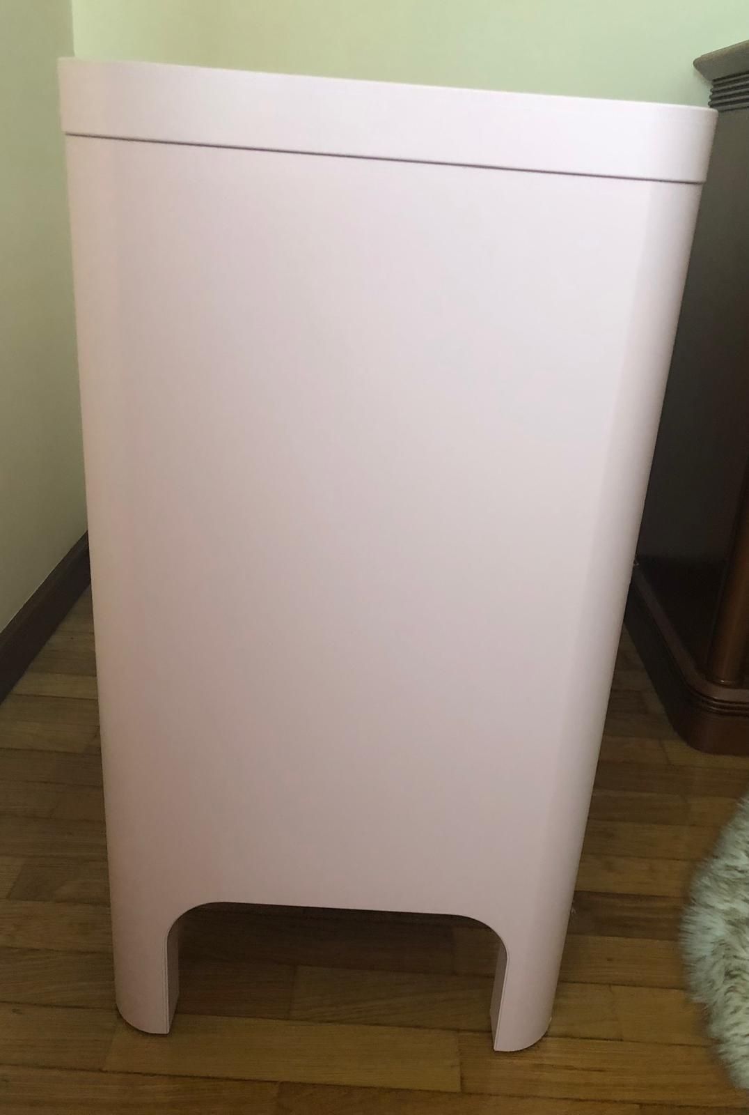 Cómoda rosa IKEA