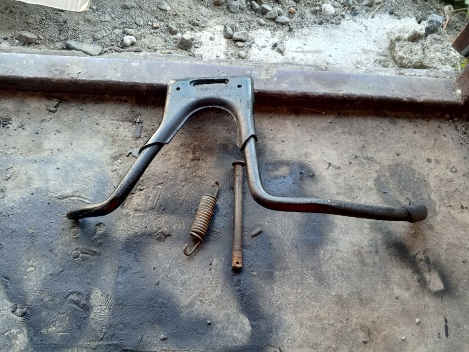 Центральна подножка Hinda dio 35