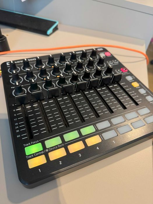 Novation Launch Control XL Mk2 kontroler