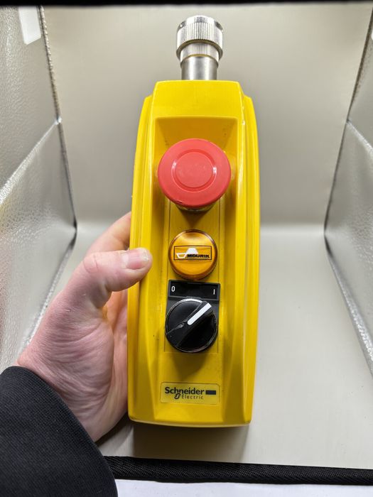 Підвісна станція керування Schneider Electric XAC-B020