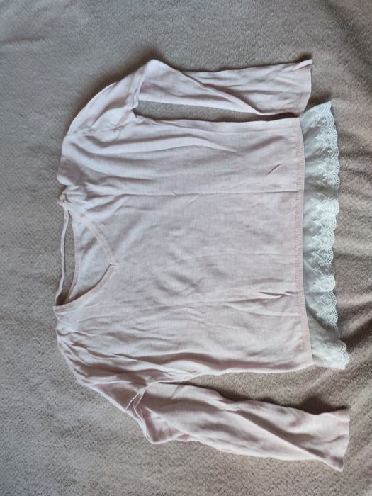 Krótka bluzka sweterek H&M r. 134/140 jasny róż z koronką