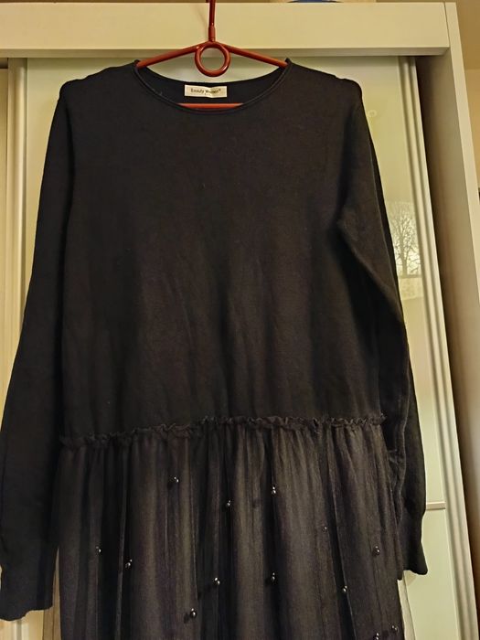 Sukienka z dołem z tiulu