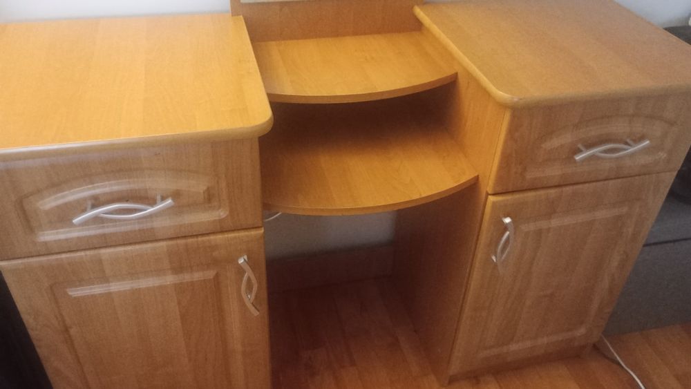 Toaletka Olcha z lustrem