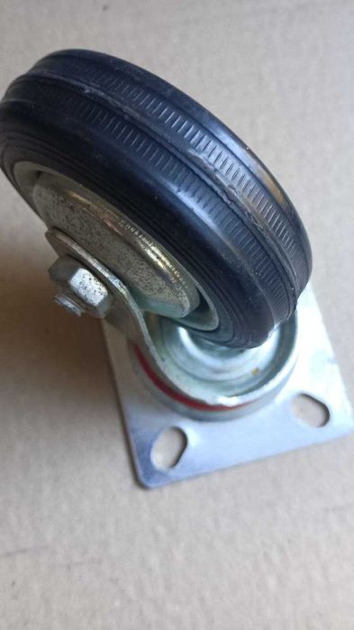 Колесо 75/25-50 с поворотным кронштейном на чорній гумі для тележек