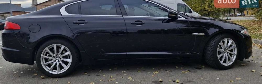 Продам Jaguar XF 2.0 2013 року у хорошому стані