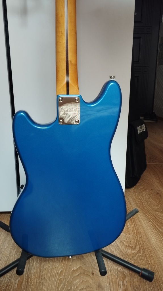 Squier by Fender Classic Vibe FSR Competition Mustang Lake