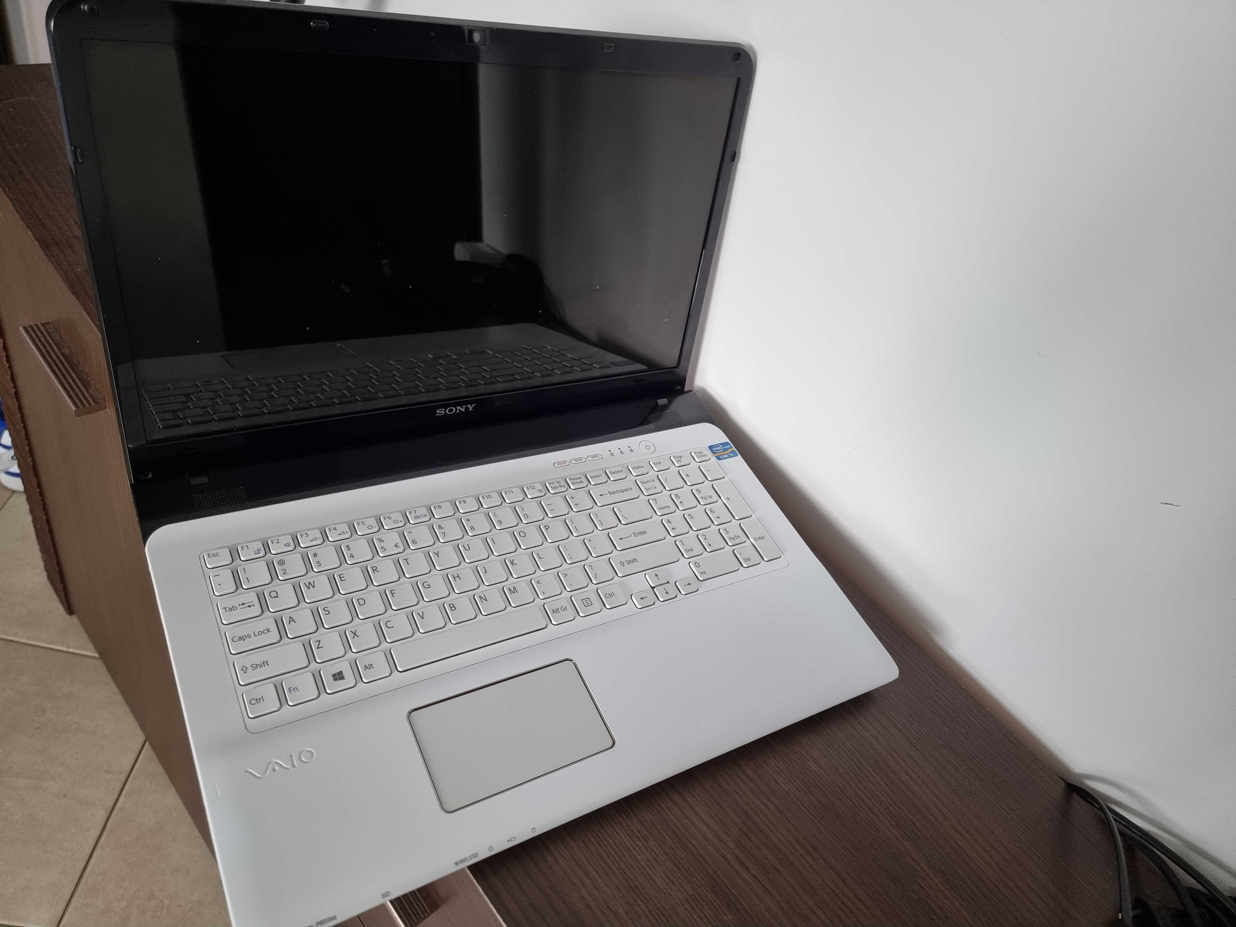 Sony VAIO SVE1713S1EW 17,3" i5 / 6GB RAM / HDD / Windows – biały