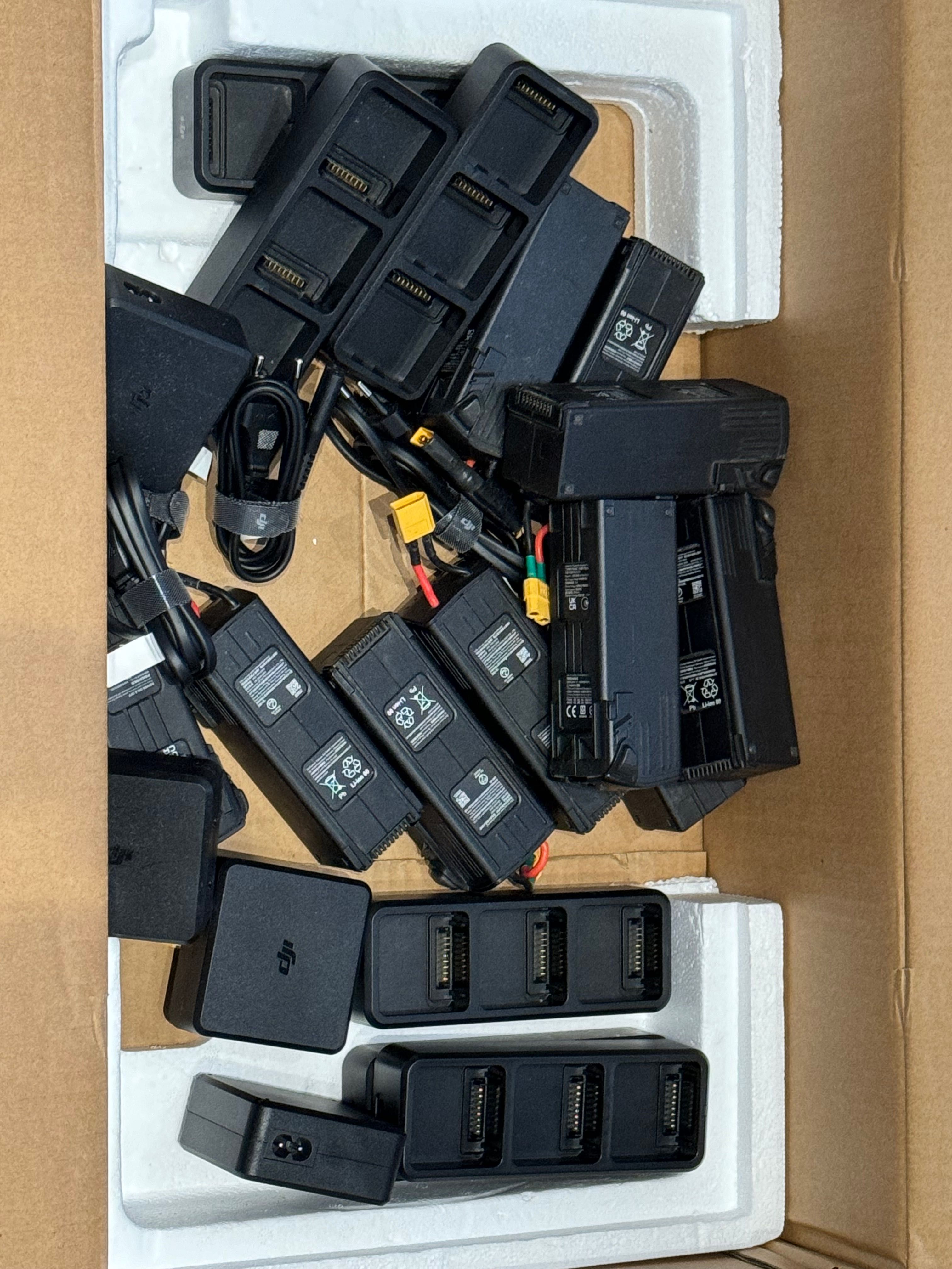 Продам зарядное DJI Mavic 3 и спарки акб опт