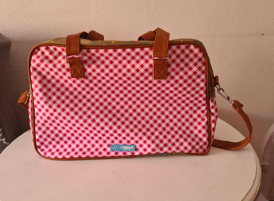 Mala com muda fraldas