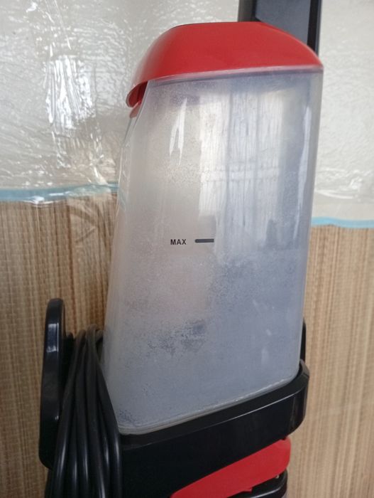 Odkurzacz piorący do dywanów i wykładzin dywanowych