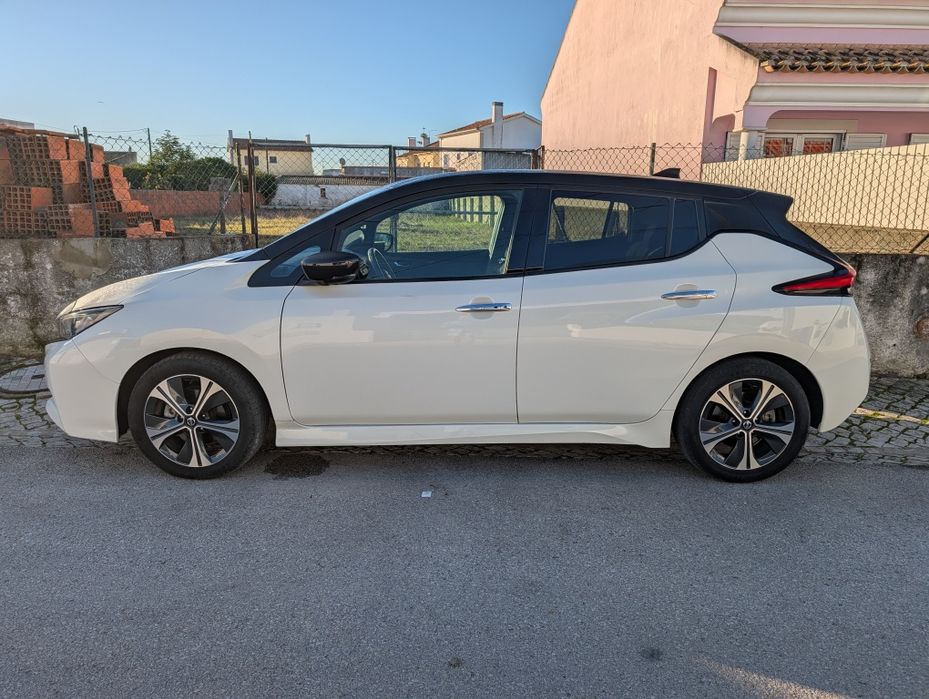 Carro de garagem particular e sem carregamentos rápidos