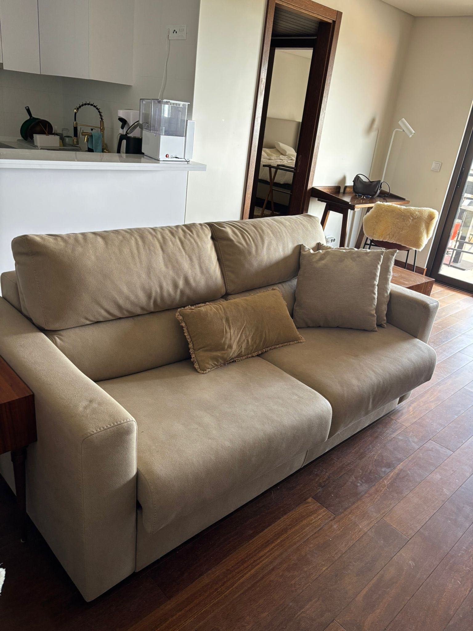 Sofá-cama com colchão embutido de ótima qualidade! 1,60 comp x 88 prof