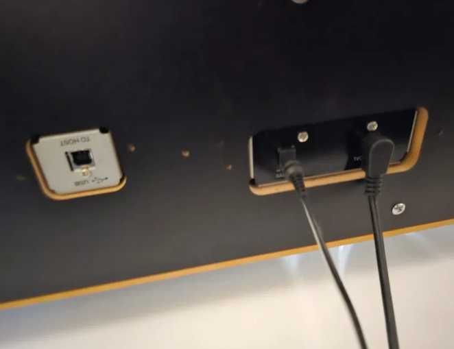 Piano Yamaha Arius YDP 142, como NOVO!