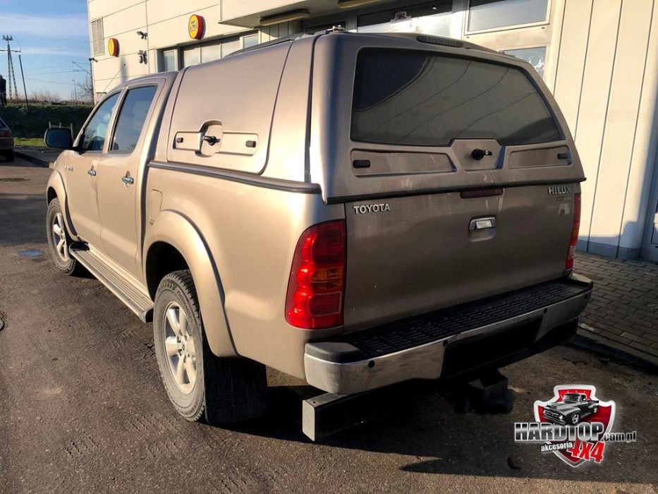 Toyota Hilux Hardtop zabudowa klapy boczne przemysłowa