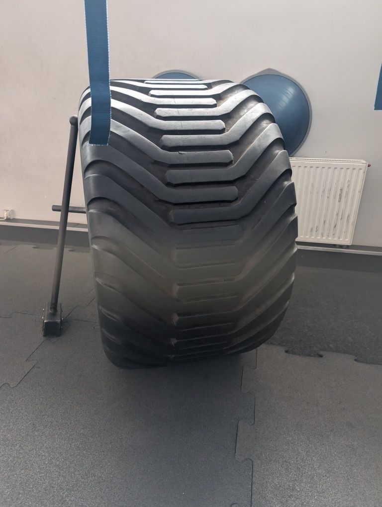 Opona treningowa plus młot
