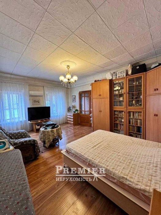 Центр поруч, затишок всередині: атмосфера  Молдаванки чекає на вас!