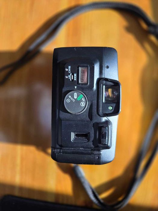 CANON SURE SHOT 76 ZOOM/Date