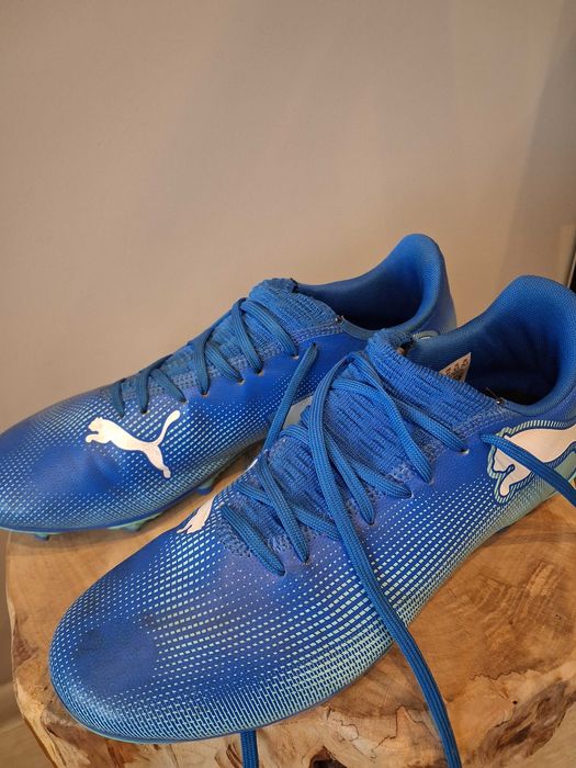 Buty PUMA do gry w piłkę nożną