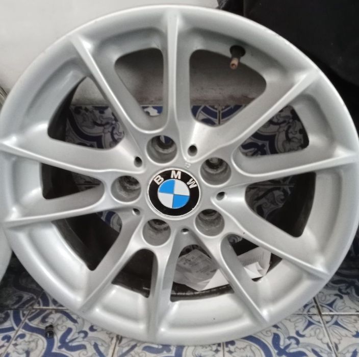 4 jantes 16"originais BMW com centros e válvulas impecáveis s/ empenos