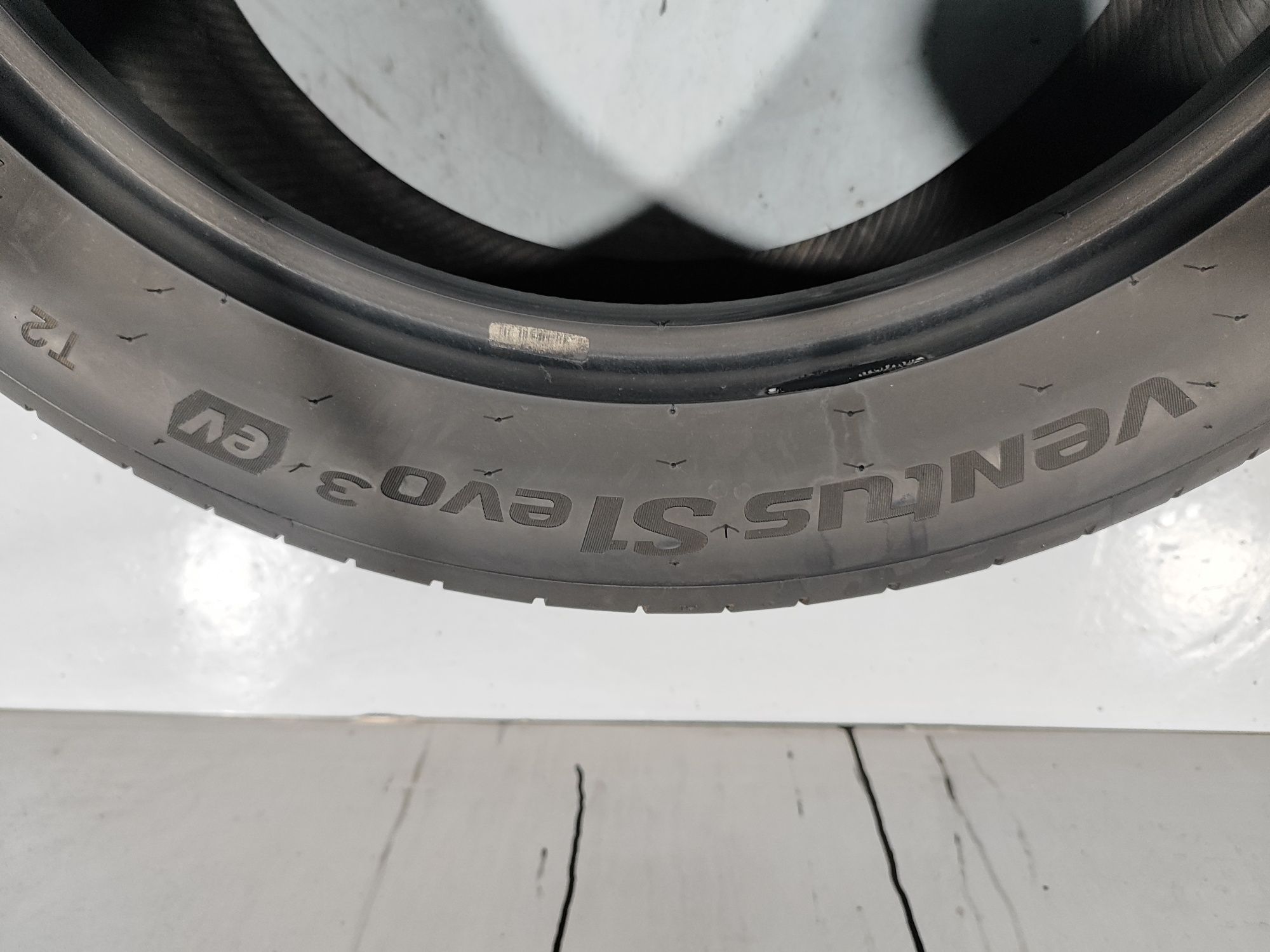 2 pneus semi novos 255-45R19 Hankook - Oferta dos Portes