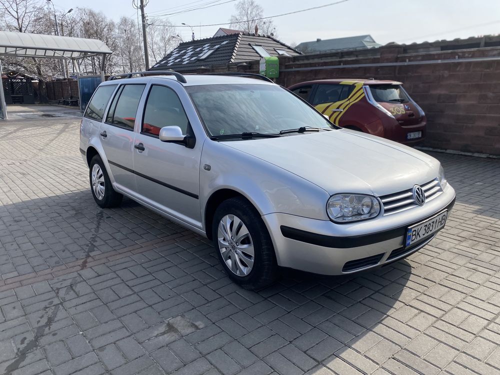 Volkswagen Golf 4 2001 1.6MPI