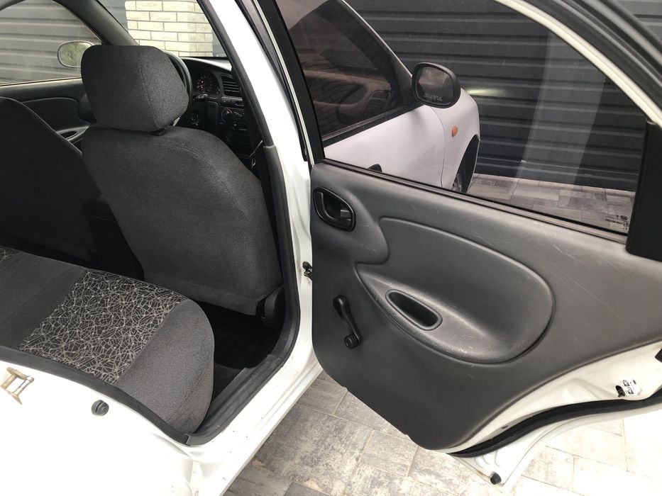 Daewoo Lanos 1.5 бензин 2011