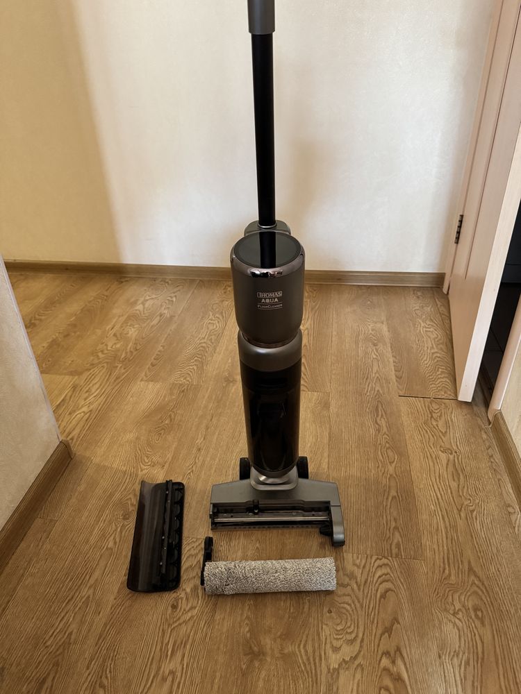 Продам Акумуляторний пилосос Thomas Aqua Floorcleaner Cordless