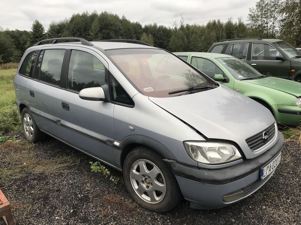 INNE Czesci • Zderzak przod Opel Zafira A Z147 Z151