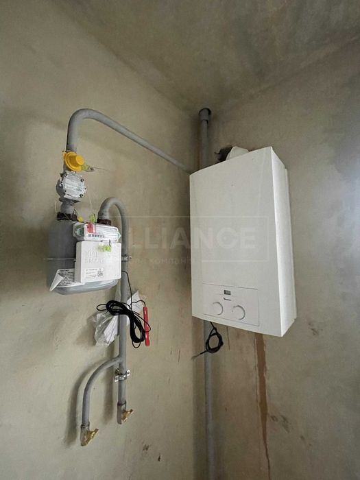 Здана 2 км квартира з котлом та коморою, ВИГІДНА ЦІНА!