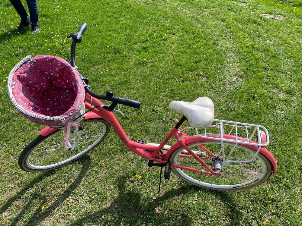 Różowy rower miejski