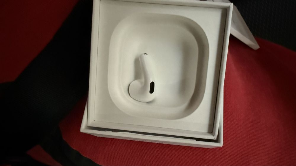 Apple airpods 4 з шумодавом бу