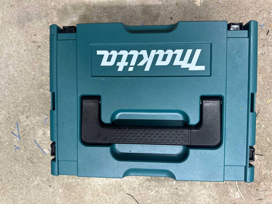 Mieszadło Makita  UT001GZ01 + Ładowarka z bateriami BL 4050F / DC40RB
