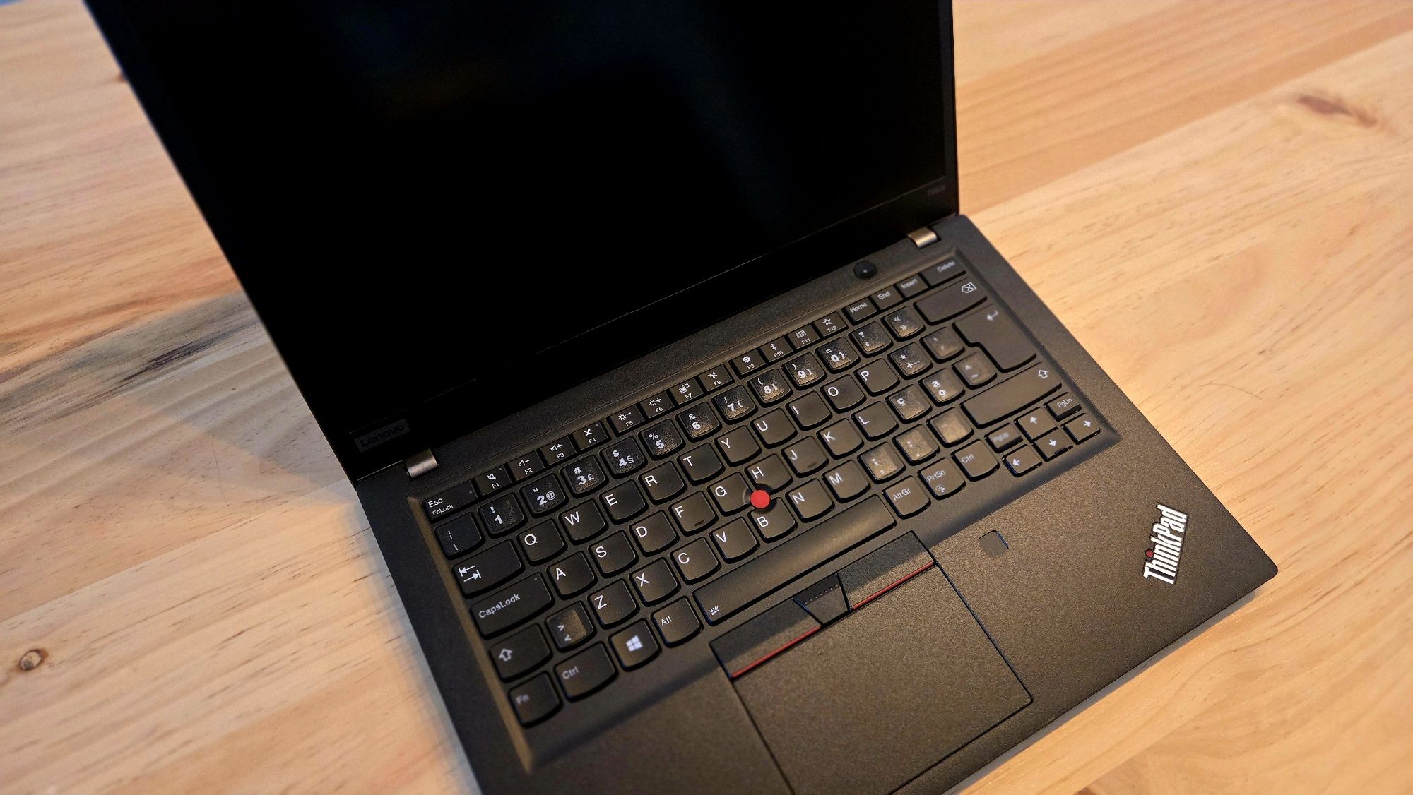 Lenovo T490s i7 8ram SSD