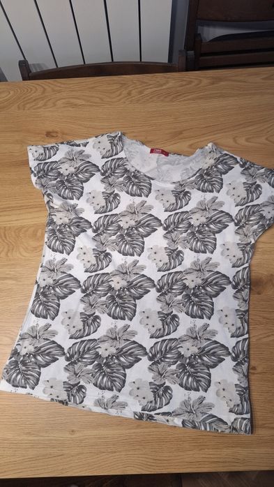 T-shirt w liście M bawełniana