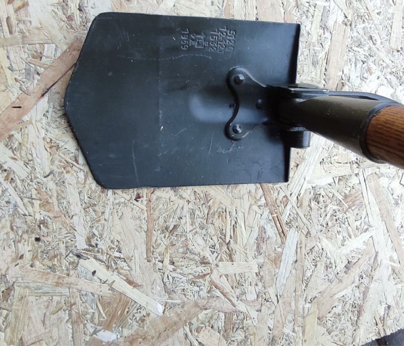 Саперні лопатки розкладні,Швейцарія,Германія,колекційний стан!