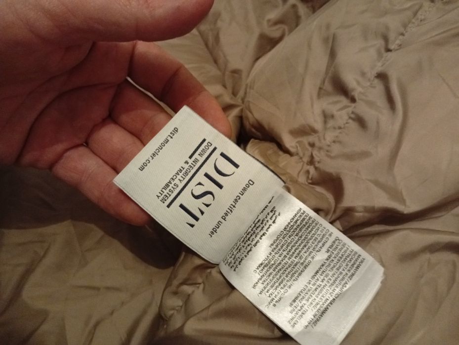 Moncler piękne zimowe puchowe kurtki damskie