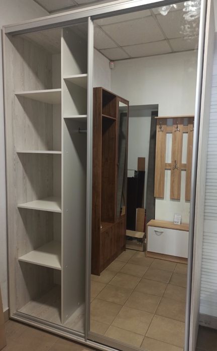 Шафи-купе,прихожі,ліжка,дивани,матраци,