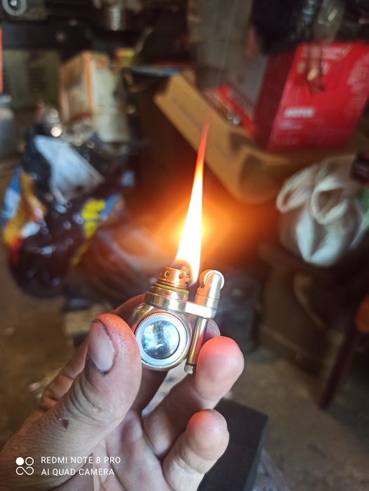 Зажигалка бензиновая