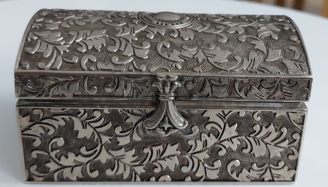 Szkatułka skrzynka skrzynia srebrna ornamenty kwiaty unikat