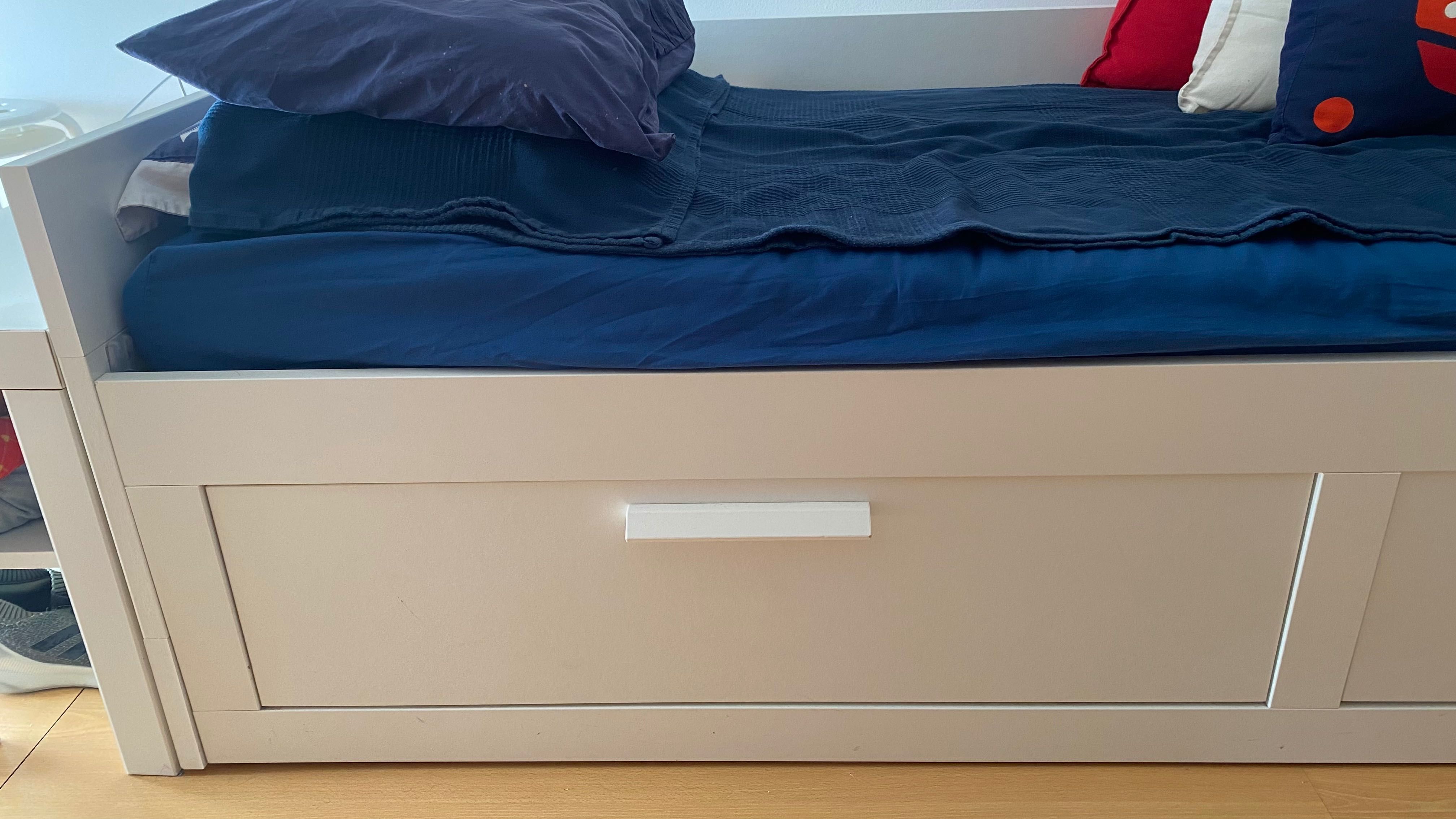 Cama dupla BRIMNES Ikea + colchão
