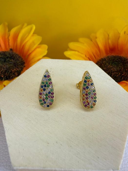 Brinco gota cravejado zirconia , folheado a ouro 18, semijoia de quali