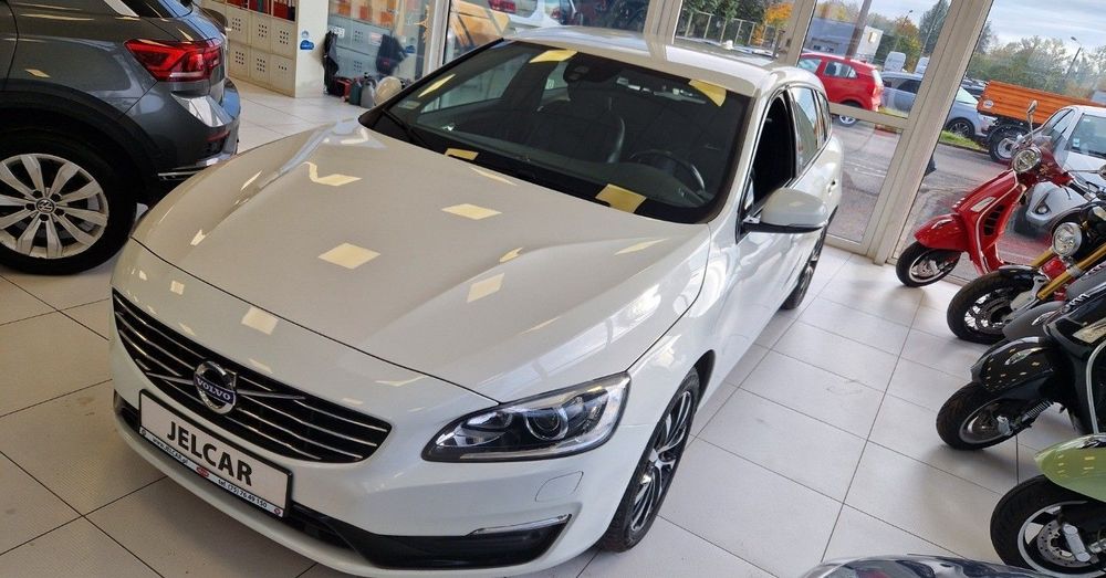 Volvo V60 D3 150KM Automatyczna skrzynia Momentum