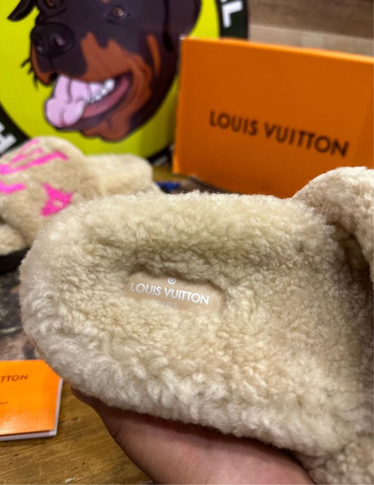 Louis Vuitton Шльопанці мюлі