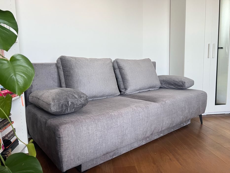 Sofa, kanapa rozkladana Darwin (Agata Meble) 150x196cm, szara