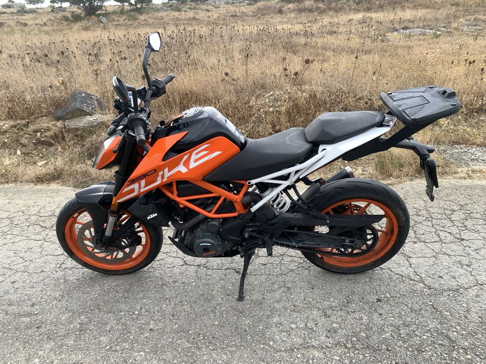 KTM Duke 390   .