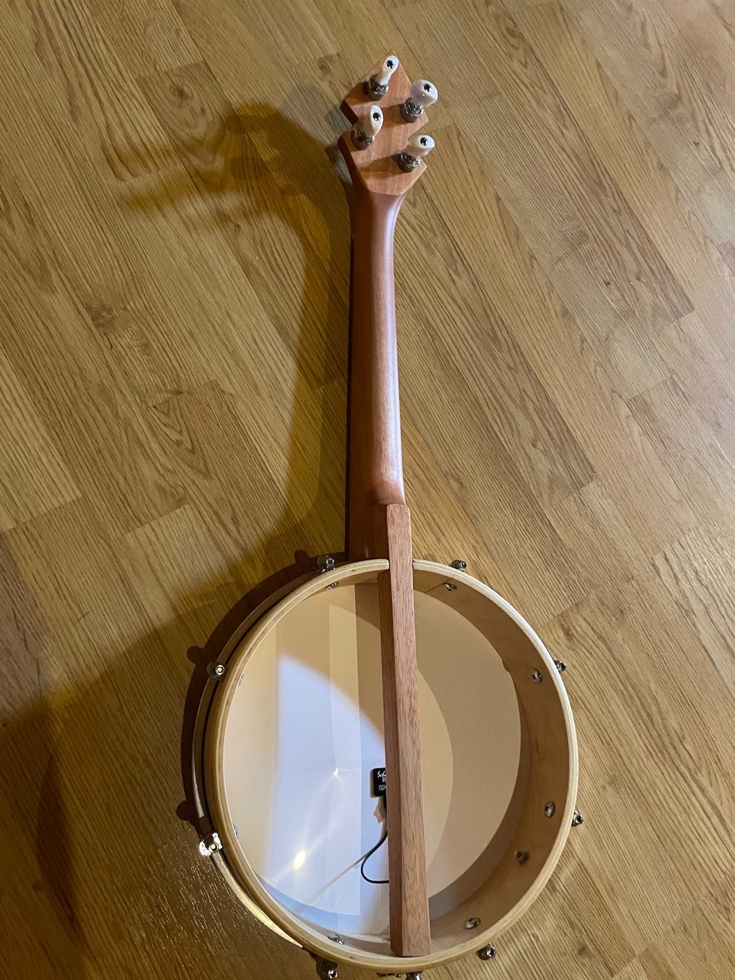 DUKE10 - Banjo Ukulele Tenor