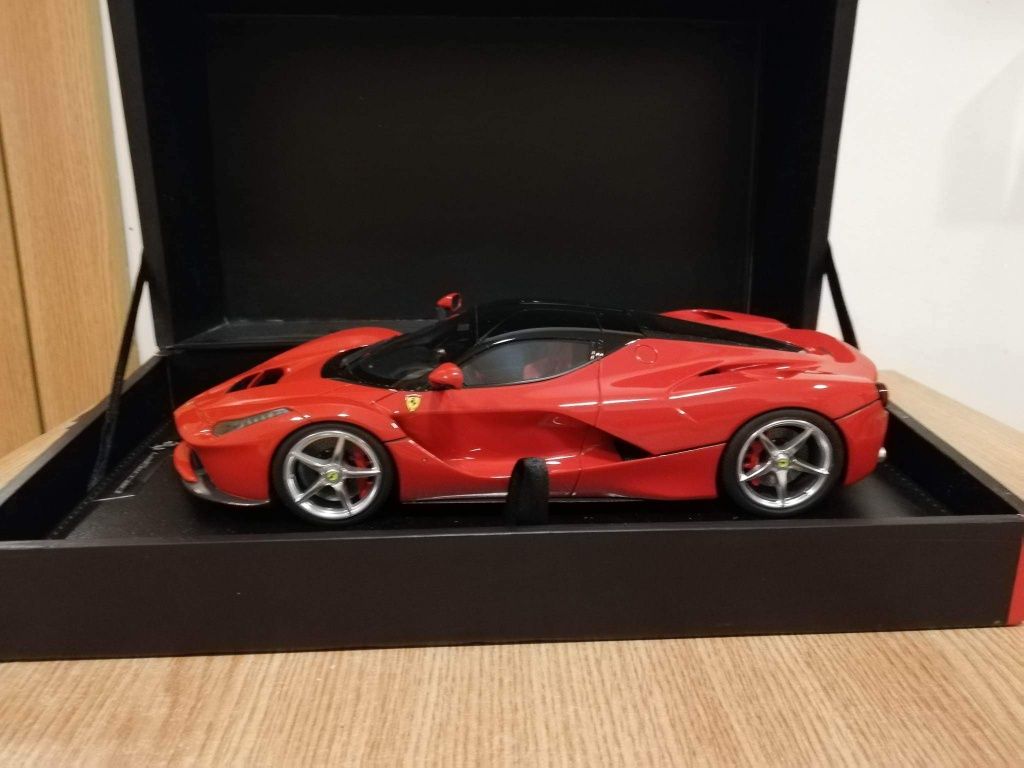 Ferrari Laferrari Kyosho 1:18 detale jak w Autoart